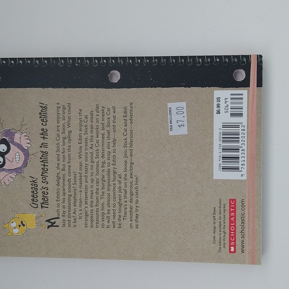 Three softcover books for children ages 8 to 12 - Picture 5 of 5